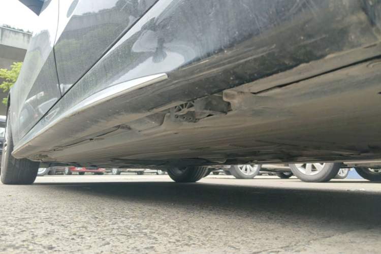 Used Mercedes-Benz C-Class 2023 Second Facelift C 260 L Sport Edition Left Side Sill