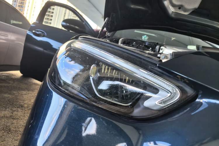 Used Mercedes-Benz C-Class 2023 Restyled C 260 L Night Edition Sports Version Right Front Headlight