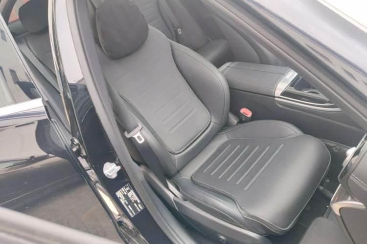Used Mercedes-Benz C-Class 2023 Second Facelift C 260 L Sport Edition Right Front Seat