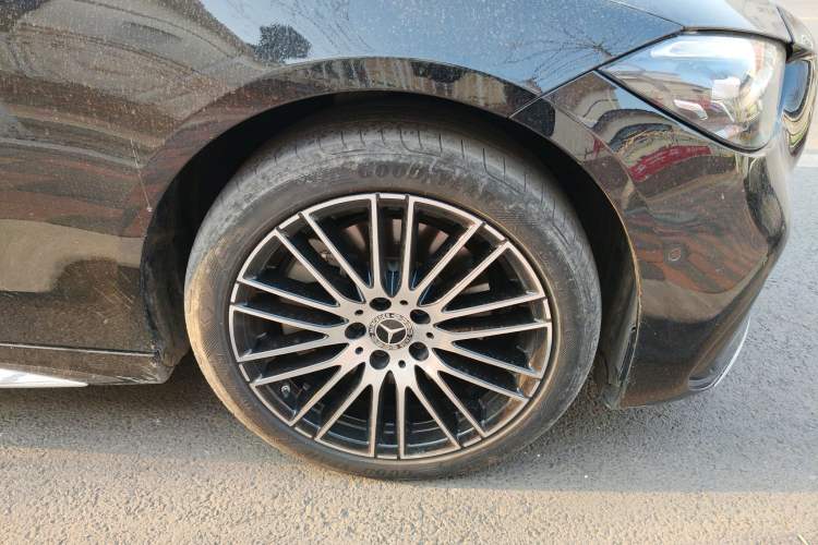 Used Mercedes-Benz C-Class 2023 Second Facelift C 260 L Sport Edition Right Front Wheel Hub