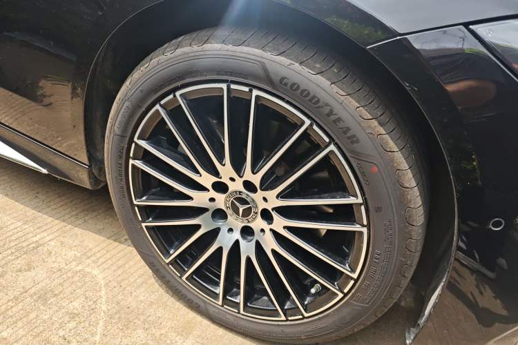 Used Mercedes-Benz C-Class 2023 C 260 L Sport Edition Right Front Wheel Hub