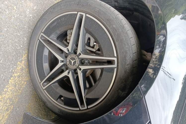 Used Mercedes-Benz C-Class 2023 C 260 L Bright Night Sports Edition Right Front Wheel Hub