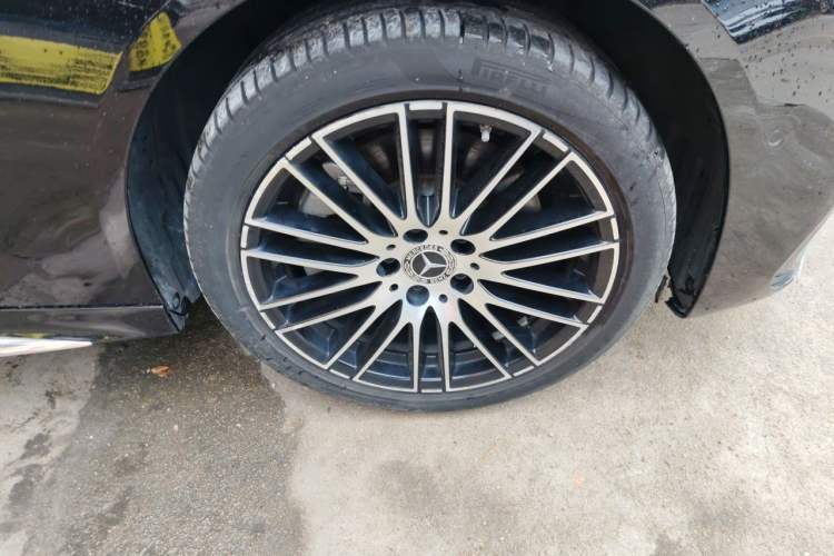 Used Mercedes-Benz C-Class 2023 Restyled C 260 L Sport Edition Right Front Wheel Hub