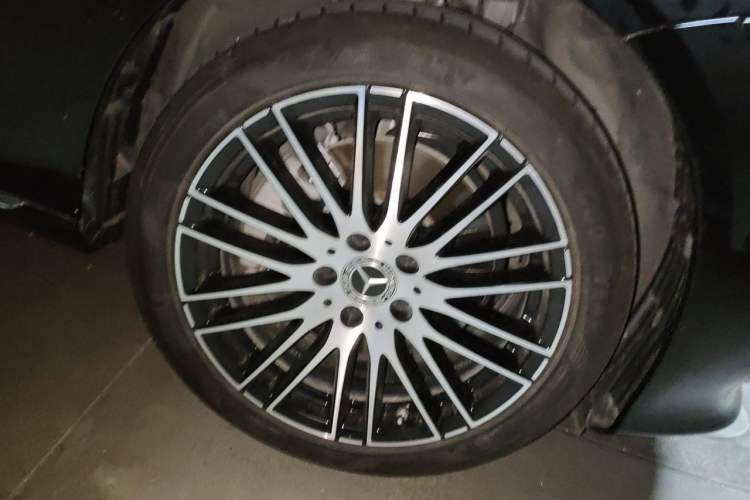 Used Mercedes-Benz C-Class 2023 Facelift C 260 L Right Front Wheel Hub