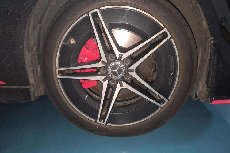 Used Mercedes-Benz C-Class 2023 Restyled C 260 L Night Edition Sports Version Right Front Wheel Hub