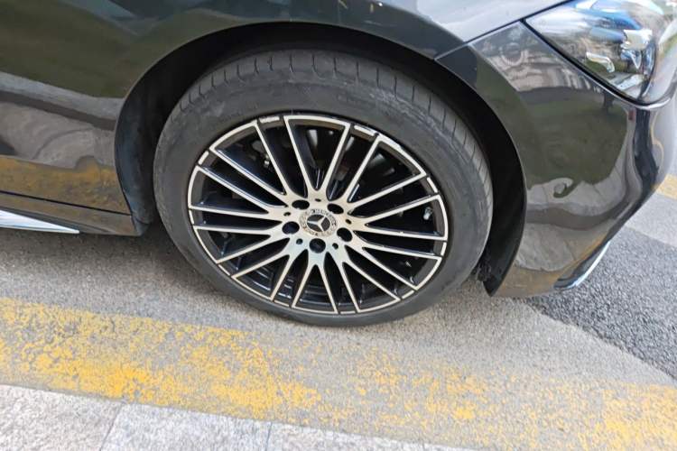 Used Mercedes-Benz C-Class 2023 Second Facelift C 260 L Sport Edition Right Front Wheel Hub