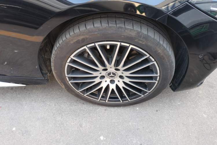 Used Mercedes-Benz C-Class 2023 Restyled C 260 L Sport Edition Right Front Wheel Hub