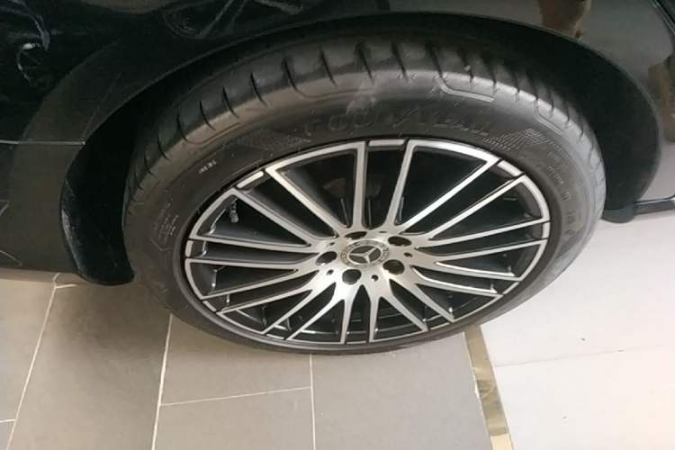 Used Mercedes-Benz C-Class 2023 C 260 L Right Rear Wheel Hub