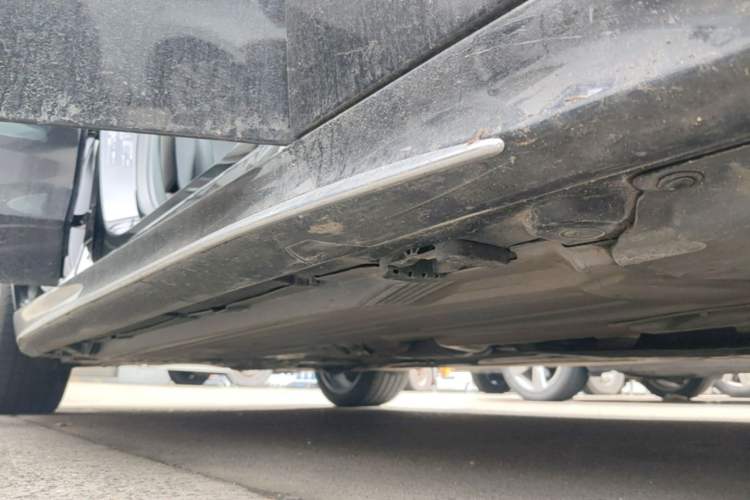 Used Mercedes-Benz C-Class 2023 Second Facelift C 260 L Sport Edition Right Side Sill