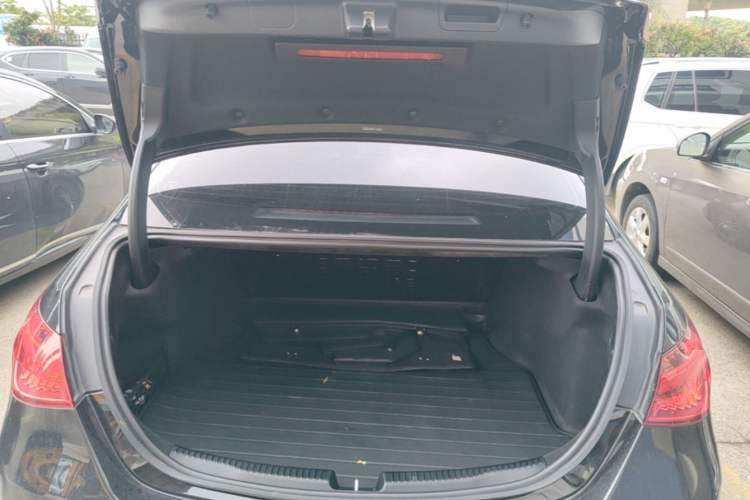 Used Mercedes-Benz C-Class 2023 Second Facelift C 260 L Sport Edition Trunk