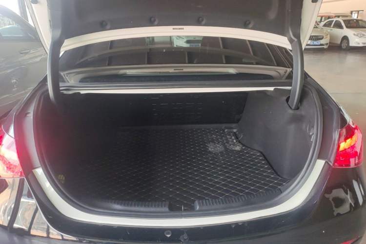 Used Mercedes-Benz C-Class 2023 Restyled C 260 L Sport Edition Trunk