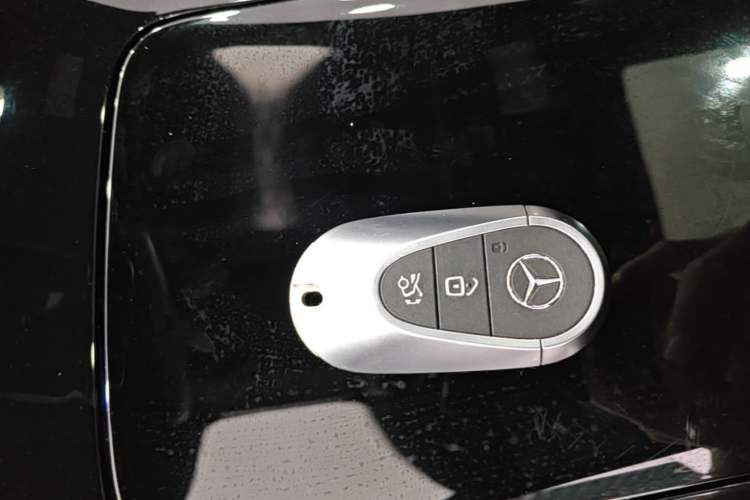 Used Mercedes-Benz C-Class 2023 Revised C 200 L Sport Edition Vehicle Key