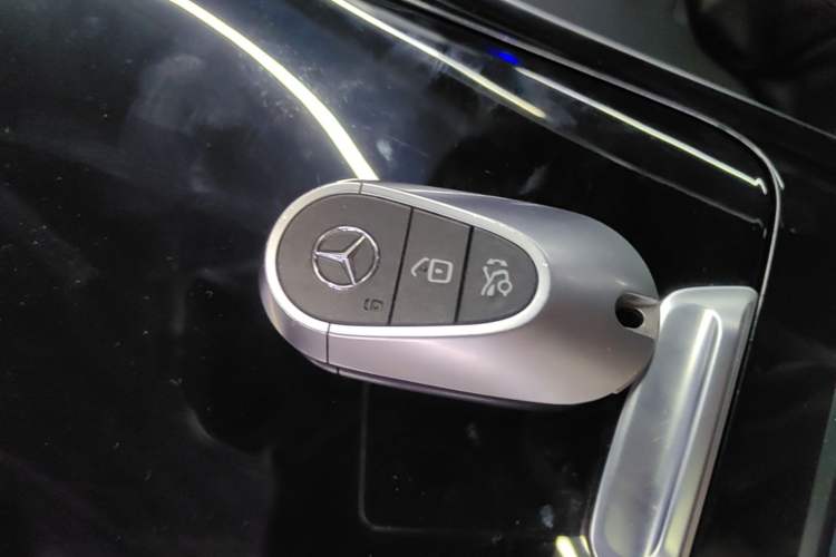 Used Mercedes-Benz C-Class 2023 C 200 L Sport Edition Vehicle Key