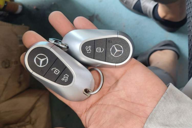 Used Mercedes-Benz C-Class 2023 Second Facelift C 260 L Sport Edition Vehicle Key