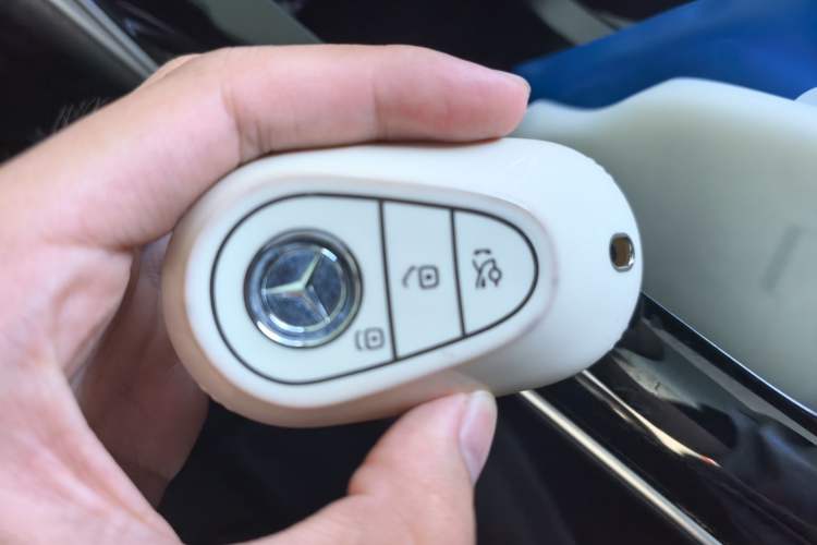 Used Mercedes-Benz C-Class 2023 Restyled C 260 L Night Edition Sports Version Vehicle Key