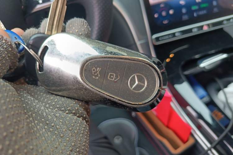 Used Mercedes-Benz C-Class 2023 C 200 L Sport Edition Vehicle Key