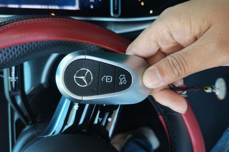 Used Mercedes-Benz C-Class 2023 Restyled C 260 L Sport Edition Vehicle Key
