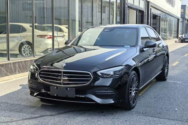 Mercedes-Benz C-Class 2023 C 260 L usado