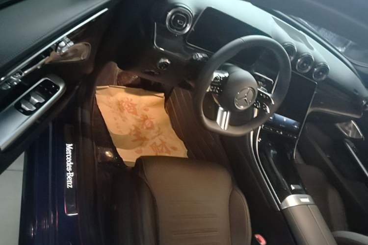 Used Mercedes-Benz C-Class 2023 Restyled C 260 L Night Edition Sports Version Driver Seat
