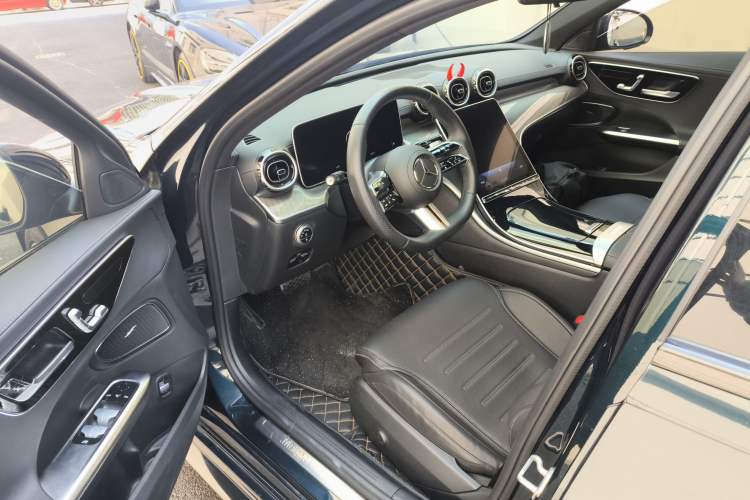 Used Mercedes-Benz C-Class 2023 Revised C 200 L Sport Edition Driver Seat
