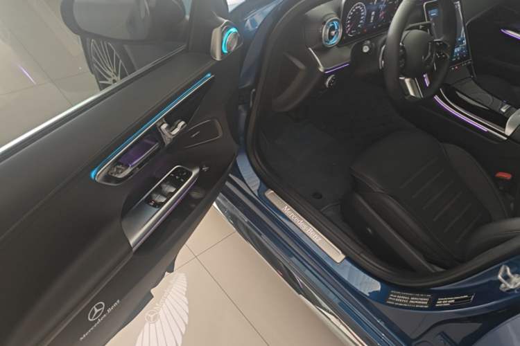 Used Mercedes-Benz C-Class 2023 Restyled C 260 L Sport Edition Driver Seat