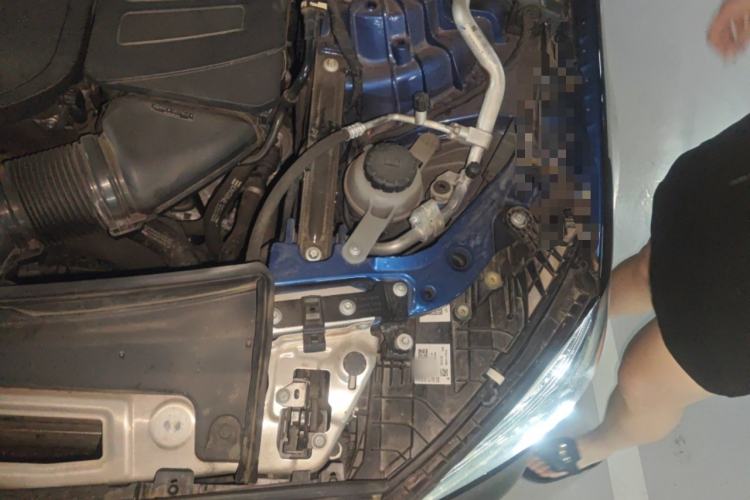 Used Mercedes-Benz C-Class 2023 Facelift C 260 L Engine Bay Left