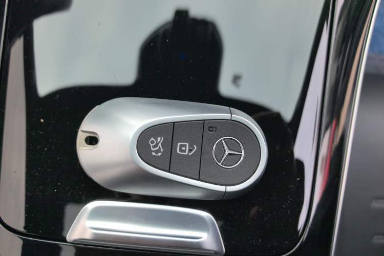 Used Mercedes-Benz C-Class 2023 Revised C 200 L Sport Edition Interior 1