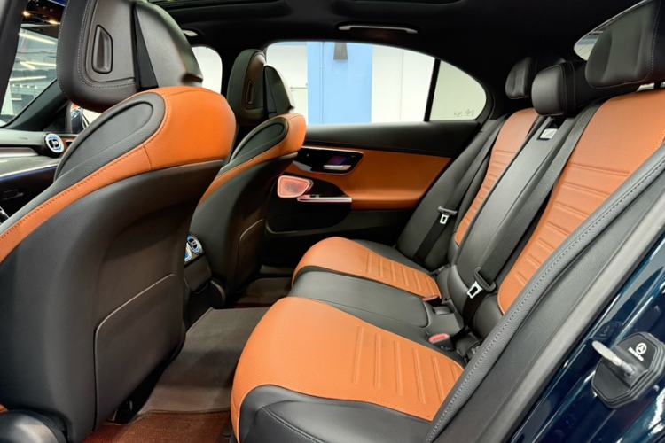 Used Mercedes-Benz C-Class 2023 Second Facelift C 260 L Sport Edition Interior 6