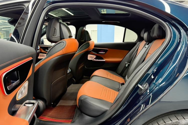 Used Mercedes-Benz C-Class 2023 Second Facelift C 260 L Sport Edition Interior 7