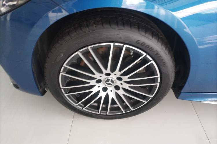 Used Mercedes-Benz C-Class 2023 Restyled C 260 L Sport Edition Left Front Wheel Hub