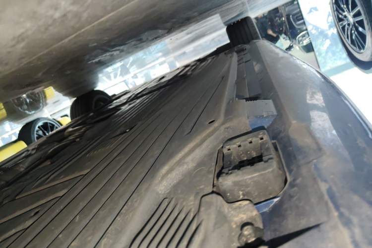 Used Mercedes-Benz C-Class 2023 C 260 L Sport Edition Left Side Sill