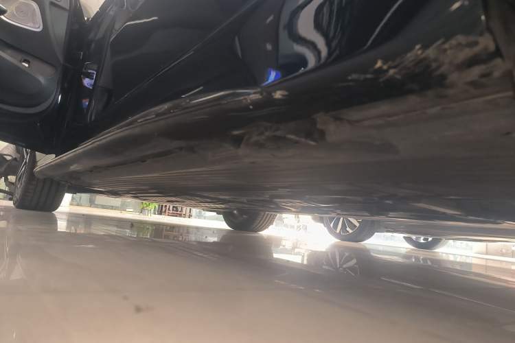 Used Mercedes-Benz C-Class 2023 Restyled C 260 L Night Edition Sports Version Left Side Sill