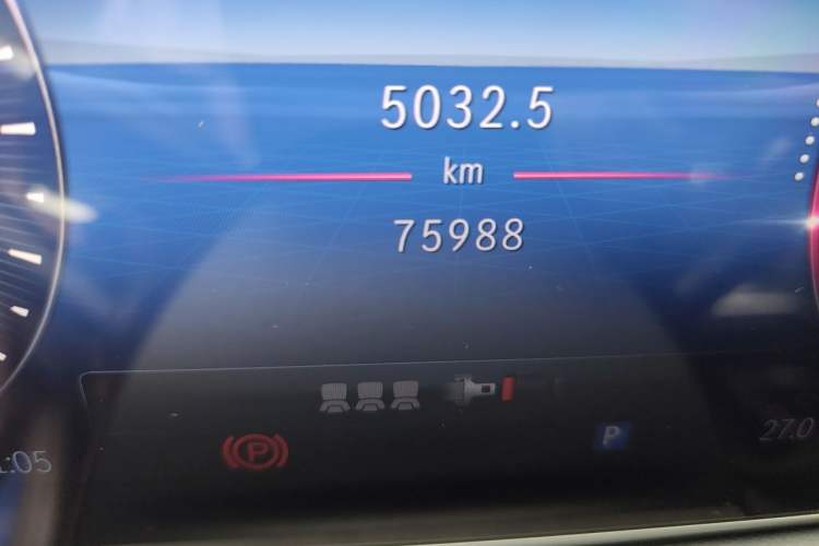 Used Mercedes-Benz C-Class 2023 Revised C 200 L Sport Edition Odometer Close Up