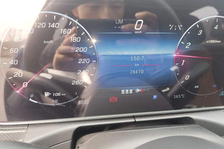 Used Mercedes-Benz C-Class 2023 C 200 L Sport Edition Odometer Close Up