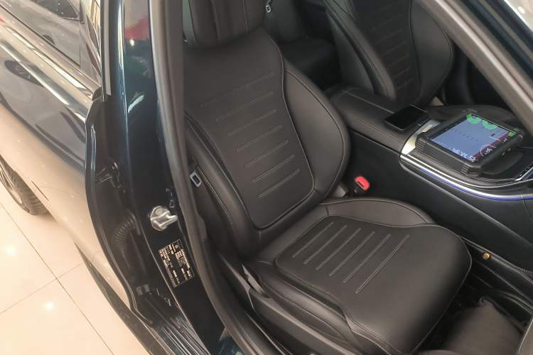 Used Mercedes-Benz C-Class 2023 Restyled C 260 L Night Edition Sports Version Right Front Seat