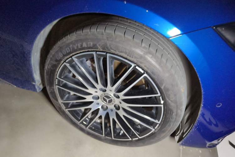 Used Mercedes-Benz C-Class 2023 Restyled C 260 L Sport Edition Right Front Wheel Hub