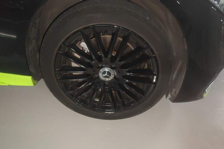 Used Mercedes-Benz C-Class 2023 Facelift C 260 L Right Front Wheel Hub