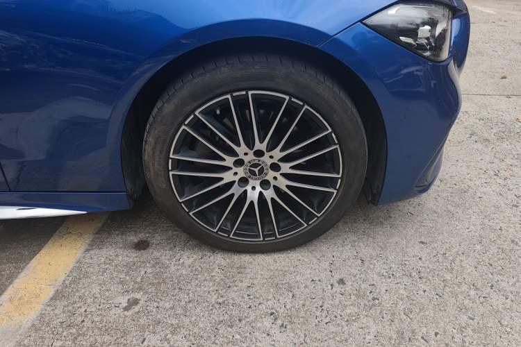 Used Mercedes-Benz C-Class 2023 Revised C 200 L Sport Edition Right Front Wheel Hub