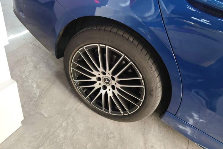 Used Mercedes-Benz C-Class 2023 C 260 L Sport Edition Right Rear Wheel Hub