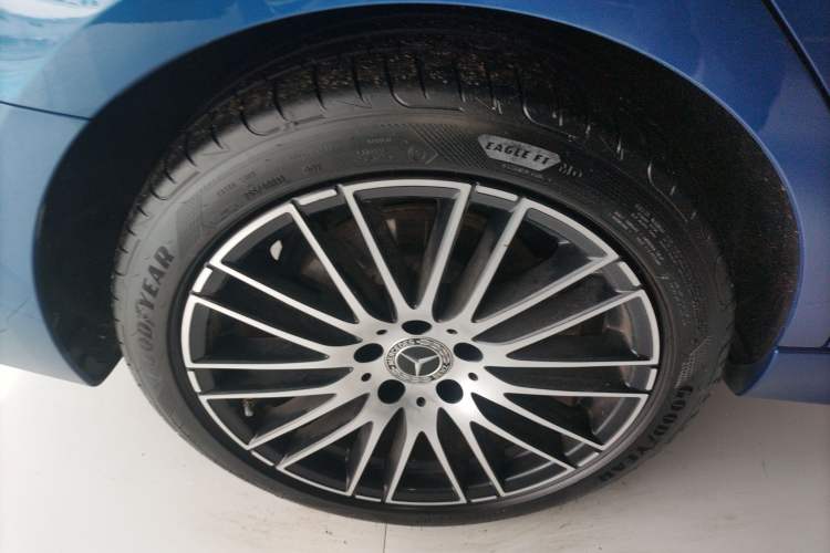 Used Mercedes-Benz C-Class 2023 Restyled C 260 L Sport Edition Right Rear Wheel Hub