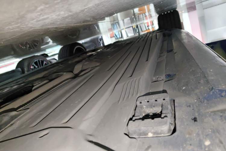 Used Mercedes-Benz C-Class 2023 C 260 L Sport Edition Right Side Sill