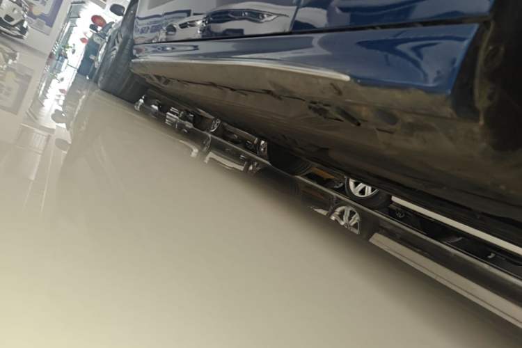 Used Mercedes-Benz C-Class 2023 Restyled C 260 L Sport Edition Right Side Sill