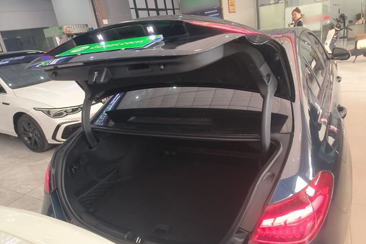 Used Mercedes-Benz C-Class 2023 Restyled C 260 L Night Edition Sports Version Trunk