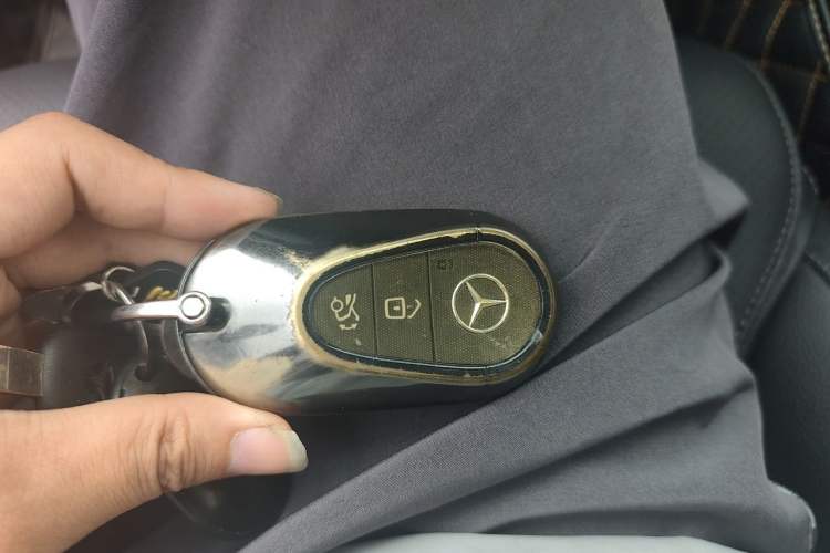 Used Mercedes-Benz C-Class 2023 Revised C 200 L Sport Edition Vehicle Key