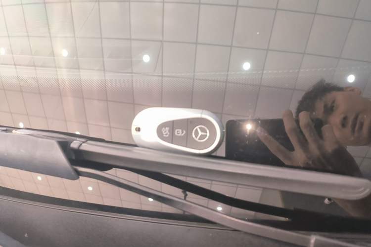 Used Mercedes-Benz C-Class 2023 Restyled C 260 L Night Edition Sports Version Vehicle Key