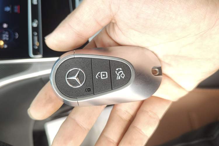 Used Mercedes-Benz C-Class 2023 C 200 L Sport Edition Vehicle Key