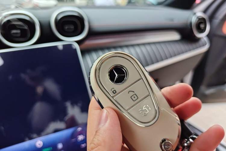 Used Mercedes-Benz C-Class 2023 C 200 L Sport Edition Vehicle Key