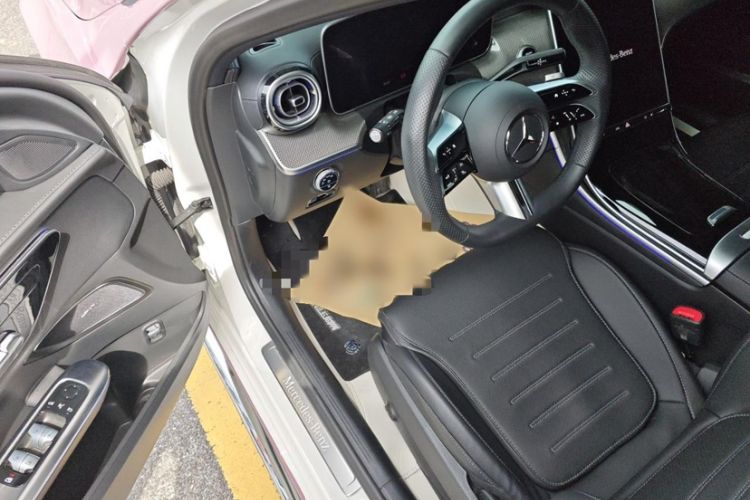 Used Mercedes-Benz C-Class 2023 Restyled C 260 L Sport Edition Interior 4