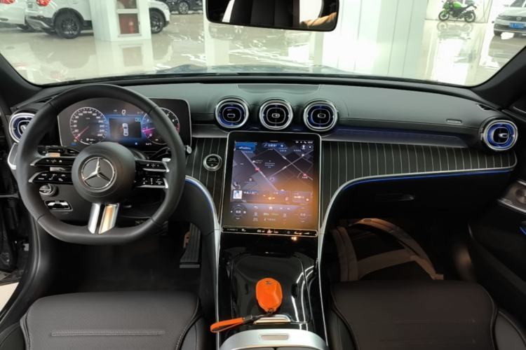 Used Mercedes-Benz C-Class 2023 Restyled C 260 L Night Edition Sports Version Center Console