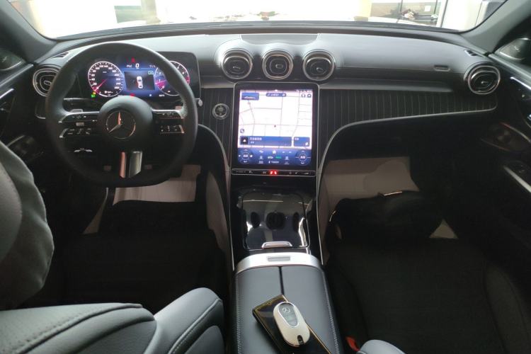 Used Mercedes-Benz C-Class 2023 Restyled C 260 L Night Edition Sports Version Center Console
